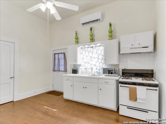 Image 13 of 20 For 103 Edinburg St