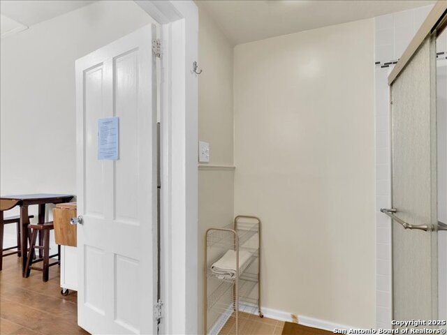 Image 18 of 20 For 103 Edinburg St