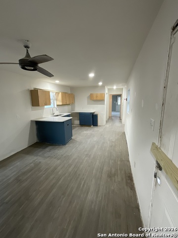 Image 5 of 10 For 1547 Center  