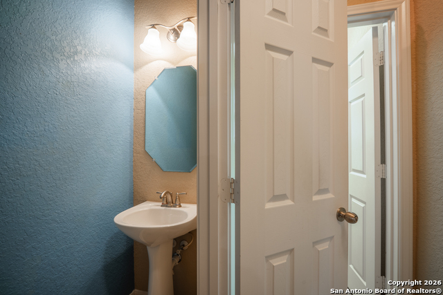 Image 27 of 49 For 23626 Misty Peak