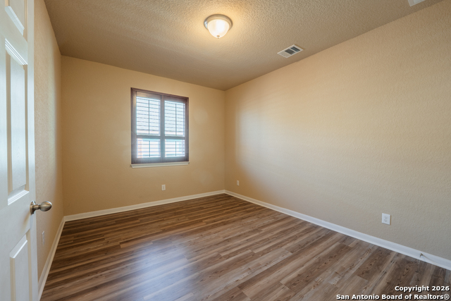 Image 34 of 49 For 23626 Misty Peak