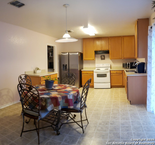 Image 4 of 22 For 10006 Fisherman Pier