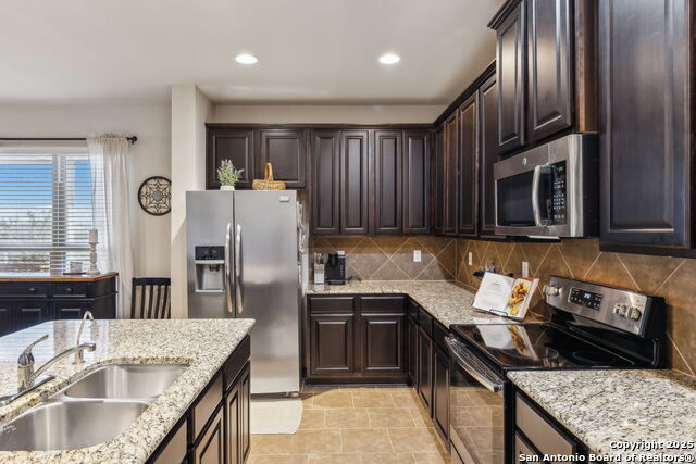 Image 22 of 54 For 2921 Sunset Summit