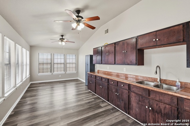 Image 5 of 15 For 411 Vestal W