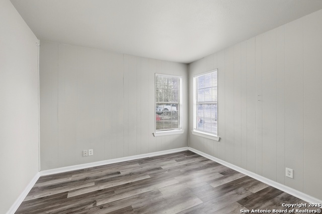 Image 9 of 15 For 411 Vestal W