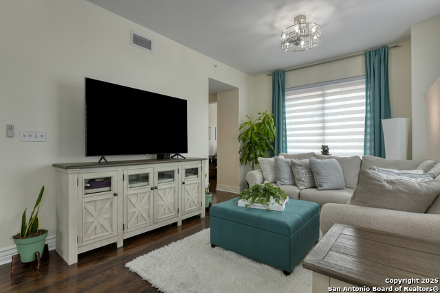 Image 11 of 37 For 215 Center St. N 206