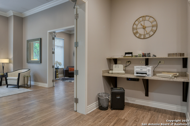 Image 21 of 37 For 215 Center St. N 206