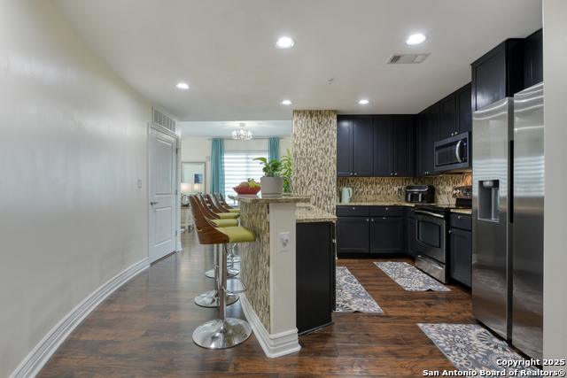 Image 26 of 37 For 215 Center St. N 206