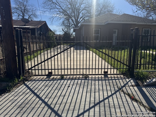 Image 3 of 8 For 278 Dorie