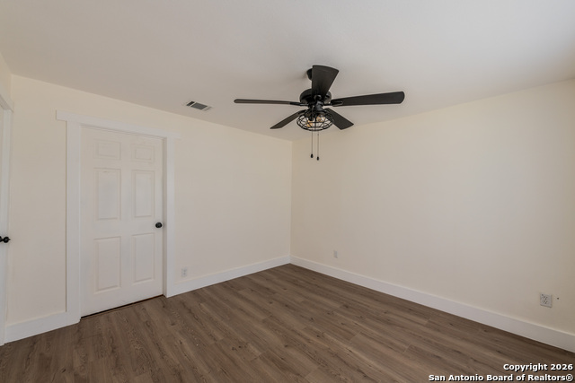 Image 20 of 21 For 215 Oelkers  