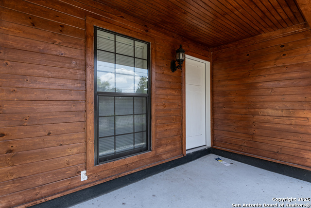 Image 3 of 21 For 215 Oelkers  