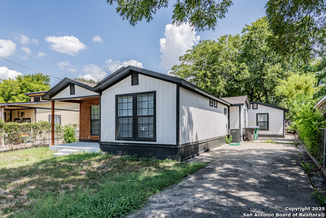 Image 4 of 21 For 215 Oelkers  