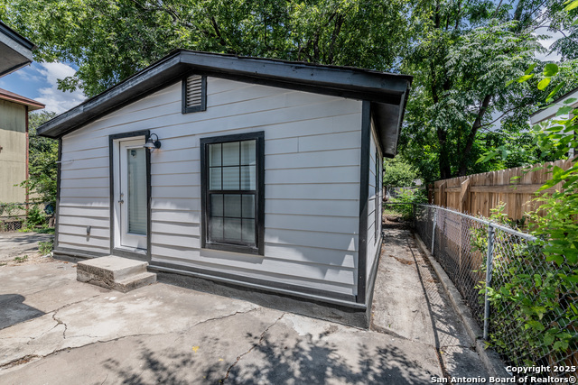 Image 6 of 21 For 215 Oelkers  