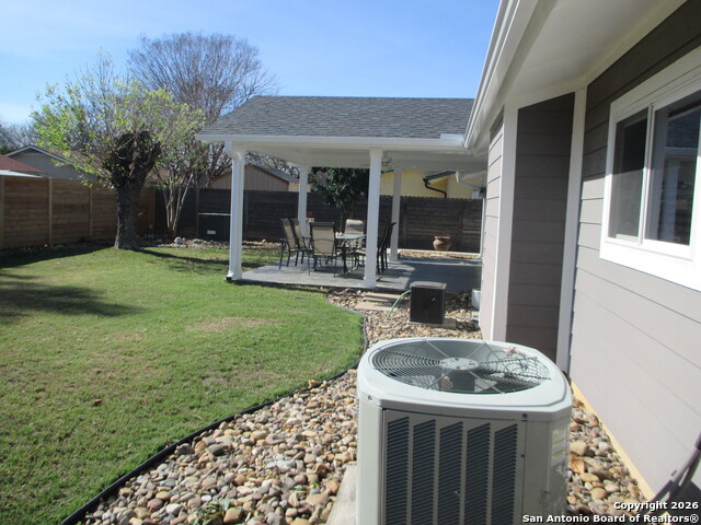 Image 20 of 20 For 7126 Spring Flower