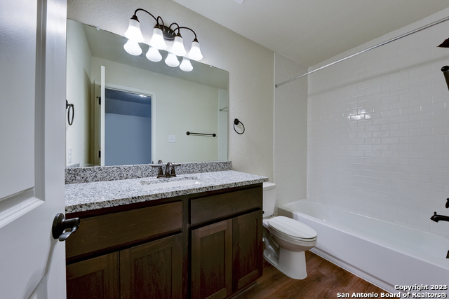 Image 13 of 27 For 13846 Enzo Gate  102