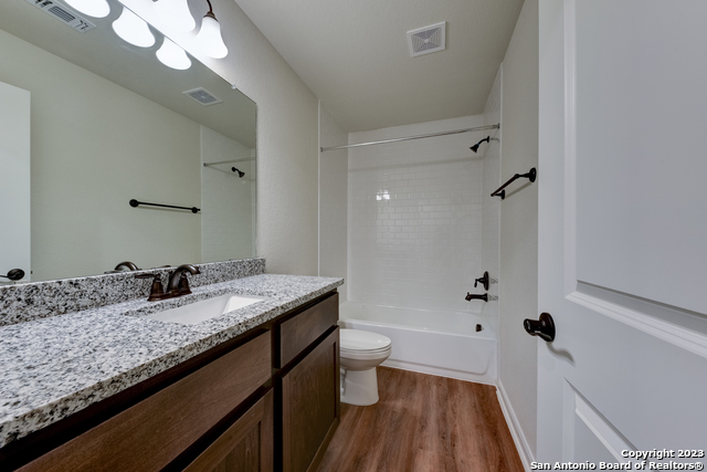 Image 19 of 27 For 13846 Enzo Gate  102