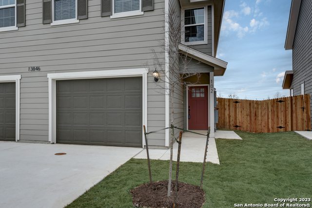 Image 2 of 27 For 13846 Enzo Gate  102