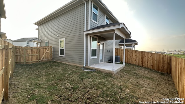 Image 20 of 27 For 13846 Enzo Gate  102