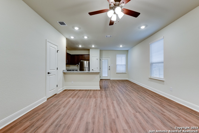 Image 4 of 27 For 13846 Enzo Gate  102