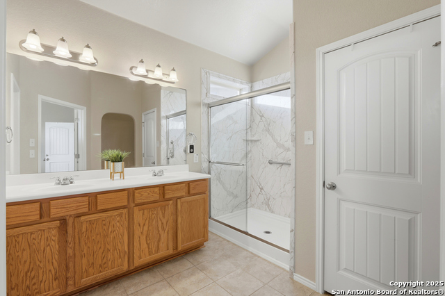 Image 10 of 16 For 8526 Meri Leap