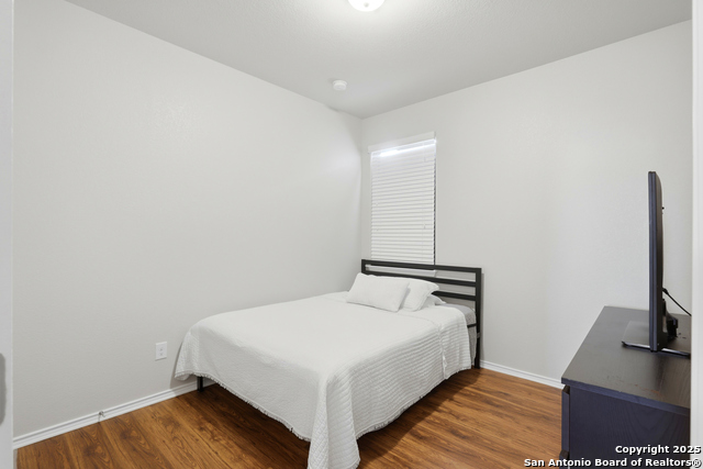 Image 12 of 16 For 8526 Meri Leap