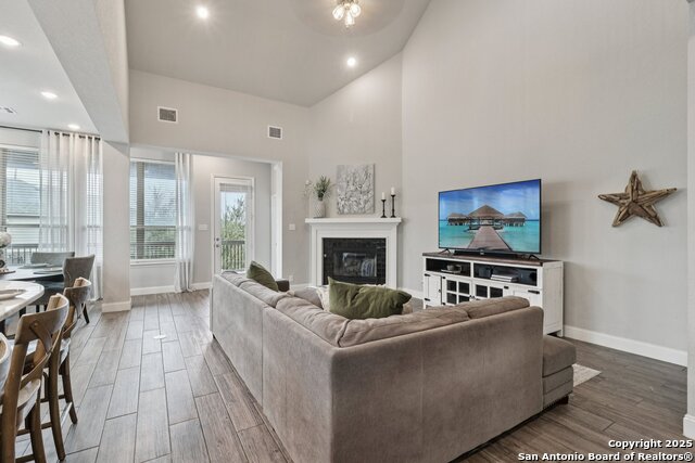 Image 10 of 47 For 32140 Mustang