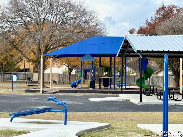 Listing photo id 17 for 3420 Ridge Smoke