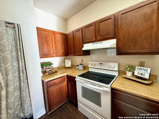 Listing photo id 5 for 3420 Ridge Smoke