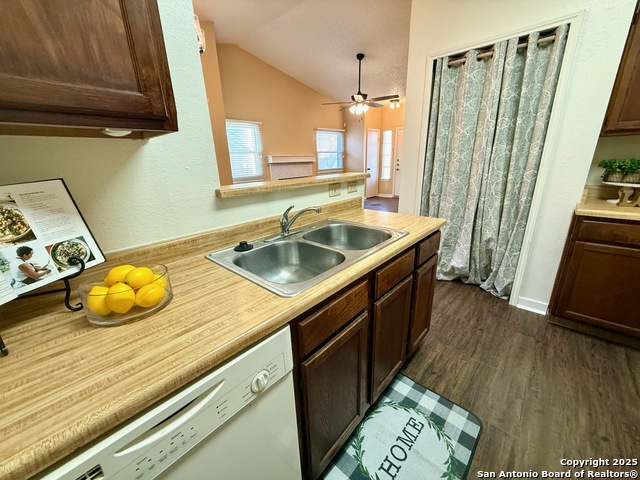 Listing photo id 7 for 3420 Ridge Smoke