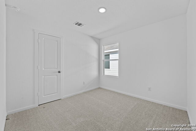 Listing photo id 8 for 3820 Swift Fox Rd