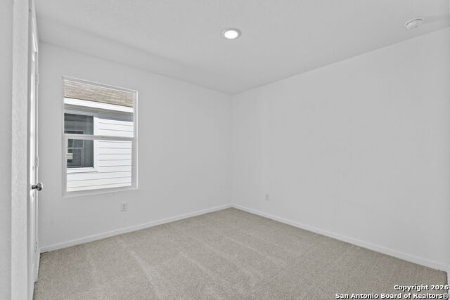 Listing photo id 10 for 3820 Swift Fox Rd