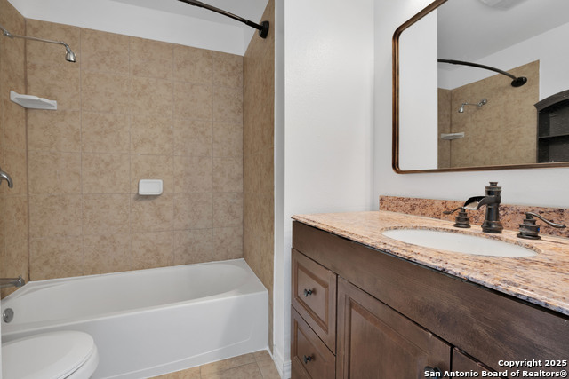 Image 22 of 33 For 11418 Lago Vista