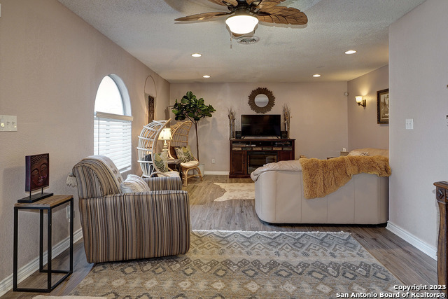 Image 16 of 28 For 402 Hermine Blvd