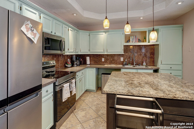 Image 9 of 28 For 402 Hermine Blvd