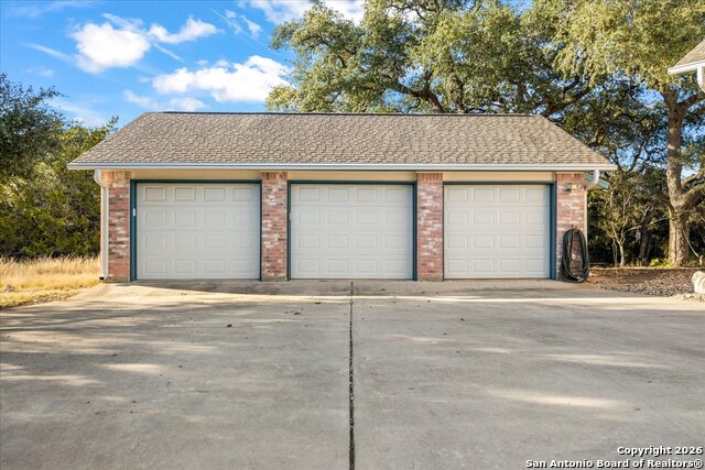 Image 32 of 50 For 164 Paloma Drive