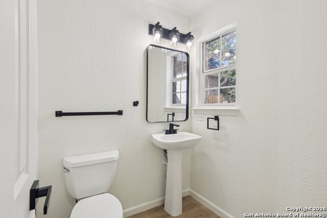 Image 11 of 34 For 6210 Outlook