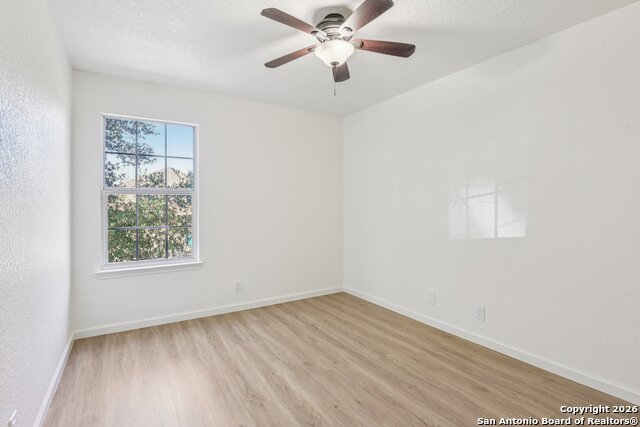 Image 21 of 34 For 6210 Outlook