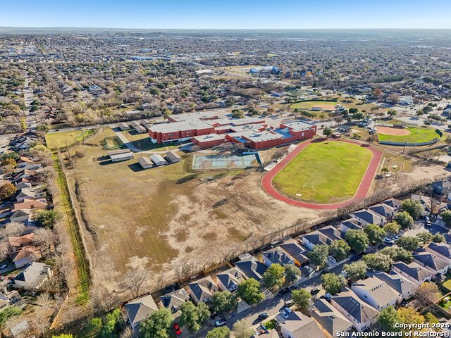 Image 27 of 34 For 6210 Outlook