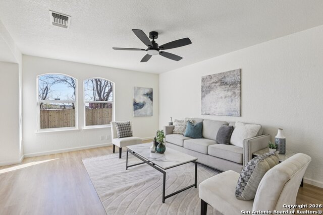 Image 3 of 34 For 6210 Outlook