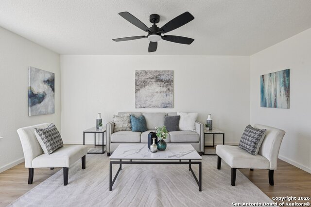 Image 4 of 34 For 6210 Outlook