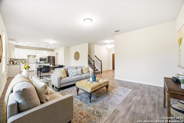 Image 10 of 41 For 631 Ridgehorn Dr