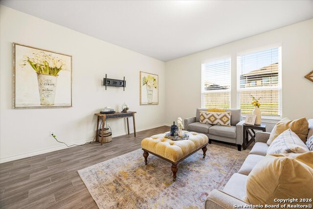 Image 4 of 41 For 631 Ridgehorn Dr