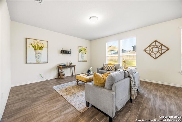 Image 8 of 41 For 631 Ridgehorn Dr