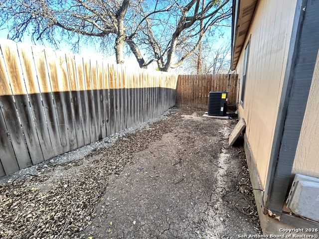 Image 7 of 10 For 6311 Waddesdon Wood