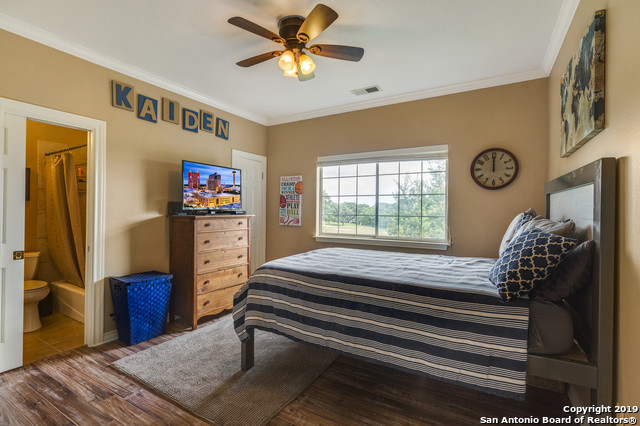 Image 21 of 33 For 29707 Fairway Bluff