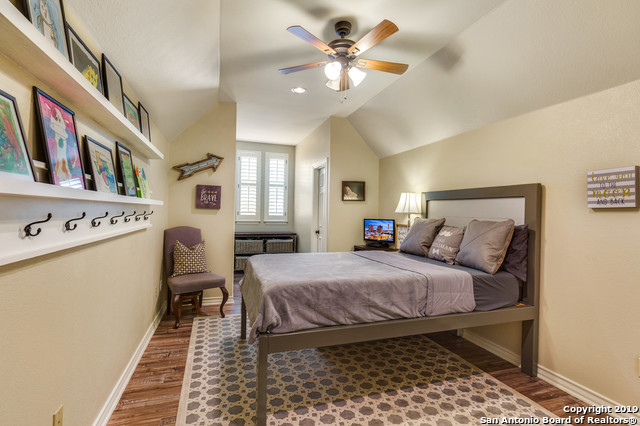 Image 24 of 33 For 29707 Fairway Bluff