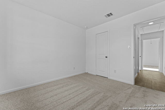 Listing photo id 16 for 744 Horsetail Ln