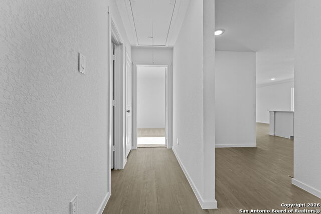 Listing photo id 0 for 744 Horsetail Ln