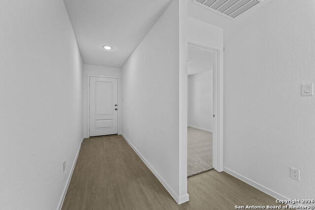 Listing photo id 18 for 744 Horsetail Ln