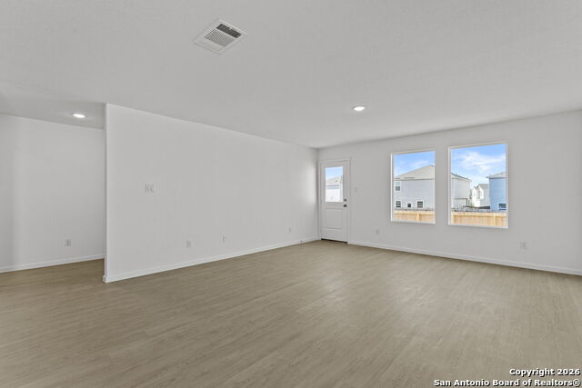 Listing photo id 1 for 744 Horsetail Ln